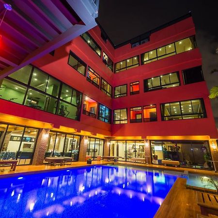 Thongtara House Boutique Srinakarin Hotel Bangkok Bagian luar foto