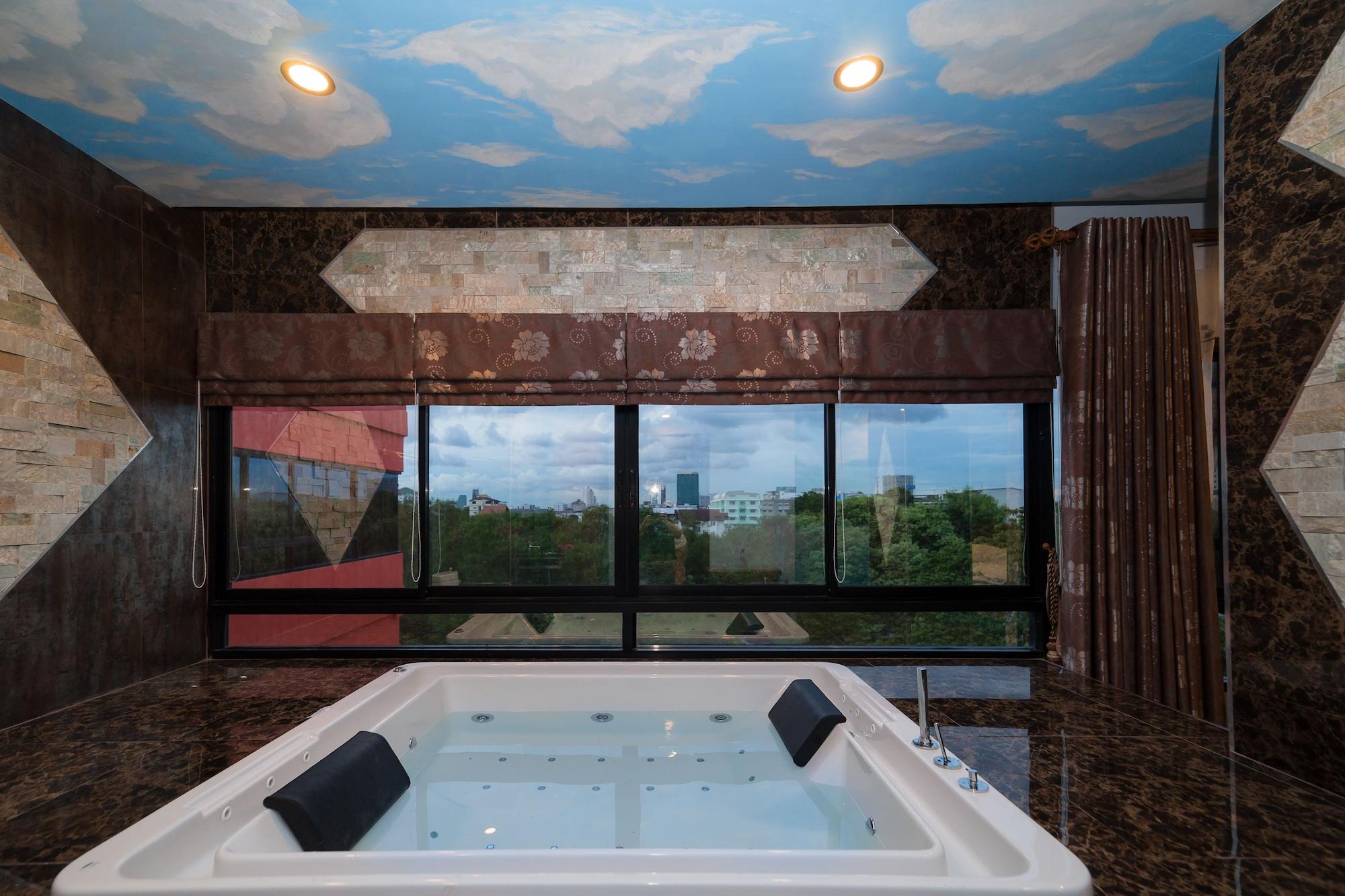 Thongtara House Boutique Srinakarin Hotel Bangkok Bagian luar foto