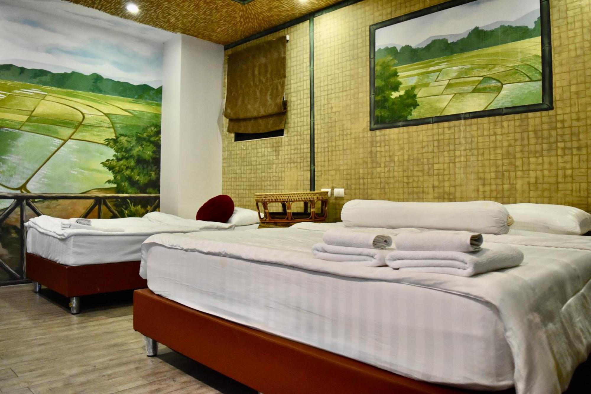 Thongtara House Boutique Srinakarin Hotel Bangkok Bagian luar foto